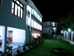 Hotel Maya Regency Bhīm Tāl Extérieur photo