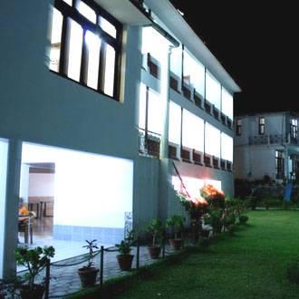 Hotel Maya Regency Bhīm Tāl Extérieur photo